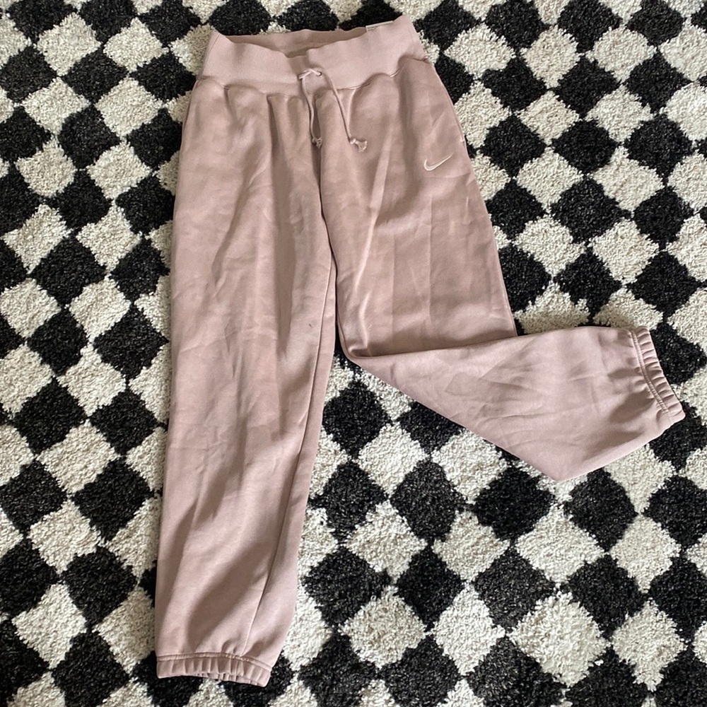 Never worn Nike Women’s sweatpants| Beige| High rise oversized fit| Size S